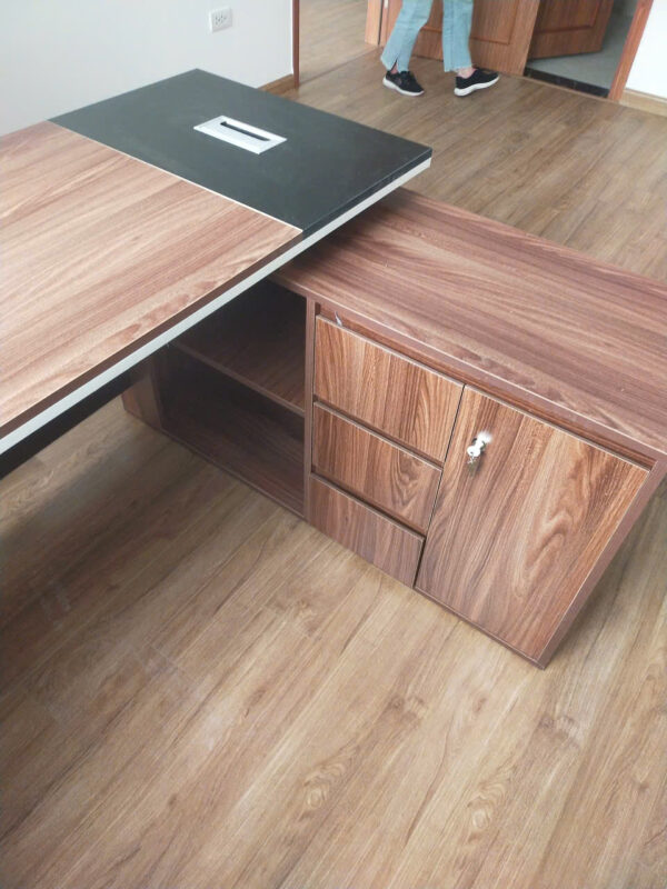 Mẫu Bàn Làm Việc Giám Đốc - BGD01