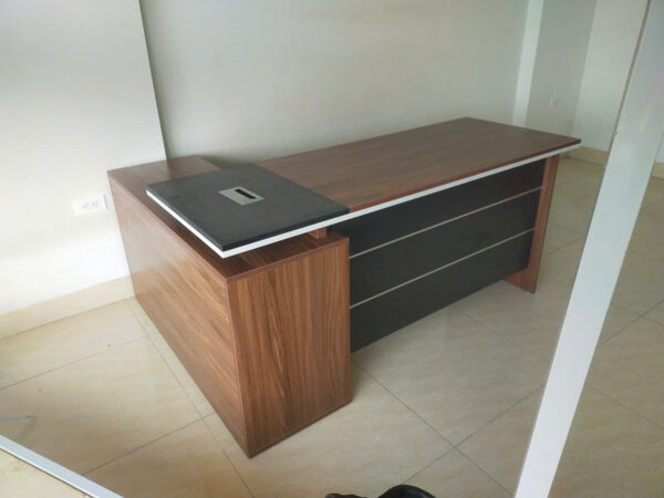Mẫu Bàn Làm Việc Giám Đốc - BGD11