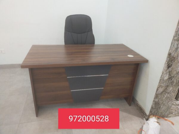 Mẫu Bàn Làm Việc Giám Đốc - BGD30